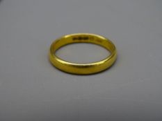 TWENTY TWO CARAT GOLD WEDDING BAND, 4.7grms