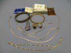 NINE CARAT GOLD, STERLING SILVER JEWELLERY SELECTION including two dress rings and an unmarked