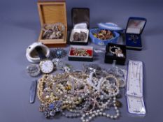 SILVER & OTHER COSTUME JEWELLERY & COLLECTABLES, a good mixed quantity to include hallmarked