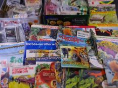 LARGE COLLECTION OF COLLECTOR'S TEA & OTHER CARDS