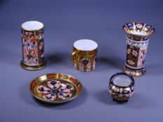 ROYAL CROWN DERBY IMARI PATTERN CABINET WARE, 5 pieces to include a coffee can and saucer, small