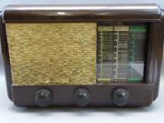 PHILCO VINTAGE BROWN BAKELITE RADIO, 27cms H, A535