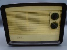 EKCO VINTAGE BAKELITE RADIO, 25cms H, U195, pre-set stations