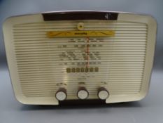 MURPHY VINTAGE BAKELITE RADIO, 26cms H, A372, late 1950s