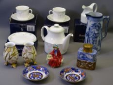 MIXED POTTERY & PORCELAIN SELECTION including boxed Royal Doulton 'Caprice' tableware, a pair of