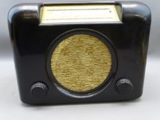 BUSH VINTAGE RADIO TYPE DAC.90, 23cms H, circa 1946, black Bakelite, rare