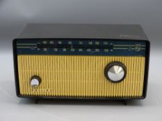PHILLIPS VINTAGE BAKELITE RADIO, 13cms H, BOX19U