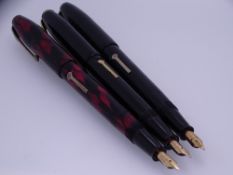 CONWAY STEWART - Vintage (1950s-60s) Black Conway Stewart No. 14 fountain pen with gold trim and