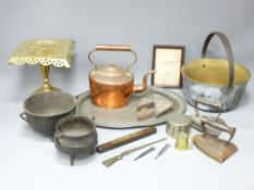 MIXED METAL WARE a quantity to include two cast iron cauldron shaped vessels, copper kettle and