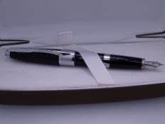 CROSS - Modern Black Star Lacquer Cross Apogee fountain pen, with chrome-plated trim and 18ct gold