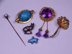 VICTORIAN & LATER JEWELLERY ITEMS, 6 pieces to include a turquoise scarab beetle brooch with