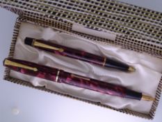 CONWAY STEWART - Vintage (1950s-60s) Plum Marble with Black Veins Conway Stewart No. 15 fountain pen