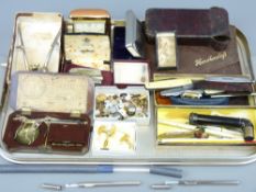 GENTLEMAN'S COLLECTABLES, a mixed quantity to include mahogany cased scales and weights for diamonds