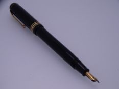CONWAY STEWART - Vintage (1950s - 60s) Black Conway Stewart No. 36 fountain pen with gold trim and