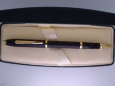 CROSS - Modern Matte Black Cross Century ii fountain pen with gold trim and Cross M nib. In original