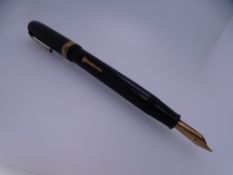 CONWAY STEWART - Vintage (1940s) Black No. 55 fountain pen with gold trim and 14ct gold Conway
