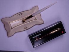 SHEAFFER - Vintage (1970s) Burgundy with Gold Plated cap with fine lined pattern Sheaffer Imperial