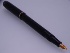 CONWAY STEWART - Vintage (late 1930s) Black Conway Stewart No. 286 fountain pen with gold trim and
