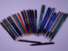 SHEAFFER - 7 Sheaffer Award fountain pens - 2 Brushed Stainless Steel with gold trim, 1 Brushed