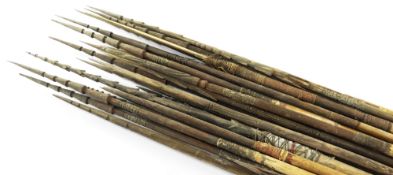 COLLECTION OF HIGHLANDS BAMBOO ARROWS, Papua New Guinea (34)