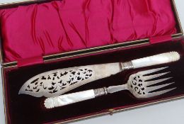 BOXED SET OF VICTORIAN SILVER FISH SERVERS, SHEFFIELD 1899, by W W Harrison & Co, pierced foliate