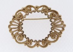 9CT YELLOW GOLD SCROLL DESIGN BAR BROOCH in Howells (West Wales Jewellers) box, 9.1gms