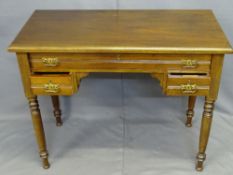 EDWARDIAN MAHOGANY LOWBOY rectangular top over a single long frieze drawer and two lower drawers