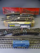 MODEL RAILWAY - Wrenn 00 track, 29 straights, 14 points, 1 crossover, unused condition with Wrenn