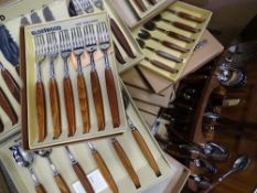 GLOSSWOOD FINE TABLEWARE, CUTLERY BOXED SETS with hanging rack