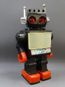 KAMCO SATURN BATTERY OPERATED ROBOT, (no box), 33cms H