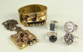 ASSORTED MODERNIST SCANDINAVIAN JEWELLERY comprising bangle and similar pendant on chain together