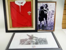 FRAMED WELSH RUGBY UNION JERSEY with signed photographic print 'Best Wishes, Tommy David' and signed