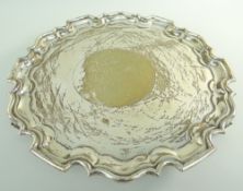GEORGE V SILVER SALVER, SHEFFIELD 1934, BY WALKER & HALL with pie crust edge, 28.7 t.oz, 31.5cms di