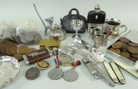 ASSORTED COLLECTABLES to include EPNS tankard, egg cup, various GB circulated coins, pen knives,