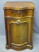 ANTIQUE MAHOGANY SERPENTINE FRONT SIDE CABINET, SINGLE FRIEZE DRAWER OVER A CUPBOARD DOOR WITH