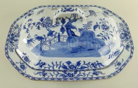 A LARGE SWANSEA PEARLWARE TUREEN & COVER IN THE ELEPHANT ROCK PATTERN of shallow form, blue and