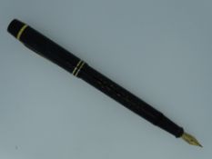 VINTAGE ONOTO 'THE PEN' No.6233 (SHORT) FOUNTAIN PEN - (1930s) Chased Black De La Rue with gold