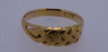 AN 18CT GOLD HALF WEAVE STYLE DRESS RING, 4.6grms, size Q