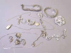 A LARGE PARCEL OF MIXED WHITE METAL MOUNTED CZ & MARCASITE JEWELLERY