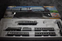 A Hornby 00 gauge Silver Jubilee Electric Train part set, comprising 4-6-0 Loco & Tender Silver Link