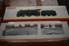A Hornby 00 gauge Southern Schools Class 4-4-0 Loco & Tender, Wellington 902, cat no R2745, in