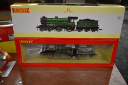 A Hornby 00 gauge LNER ClassD16/3 4-4-0 Loco & Tender, Claud Hamilton 8900, cat no R3433, in