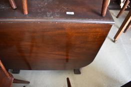An early to mid 20th Century gateleg dining table