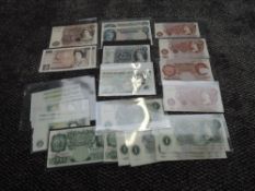 A Collection of UK Banknotes, mainly uncirculated 10 Shillings to 10 Pounds, approx 58 notes