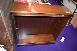 A reproduction mahogany bookshelf, width approx. 82cm