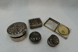 Three HM silver trinket/patch boxes & two HM silver powder compacts of assorted form and decoration,
