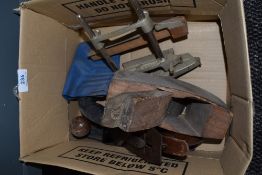 A selection of woodworking planes including multi plane and Record 4 1/2