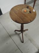 A 19th Century mahogany pedestal/wine table, top diameter approx. 32cm