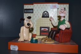 An electronic Wallace and Gromit radio