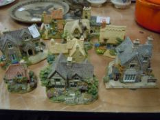 A selection of miniature model houses and cottages by Lilliput lane